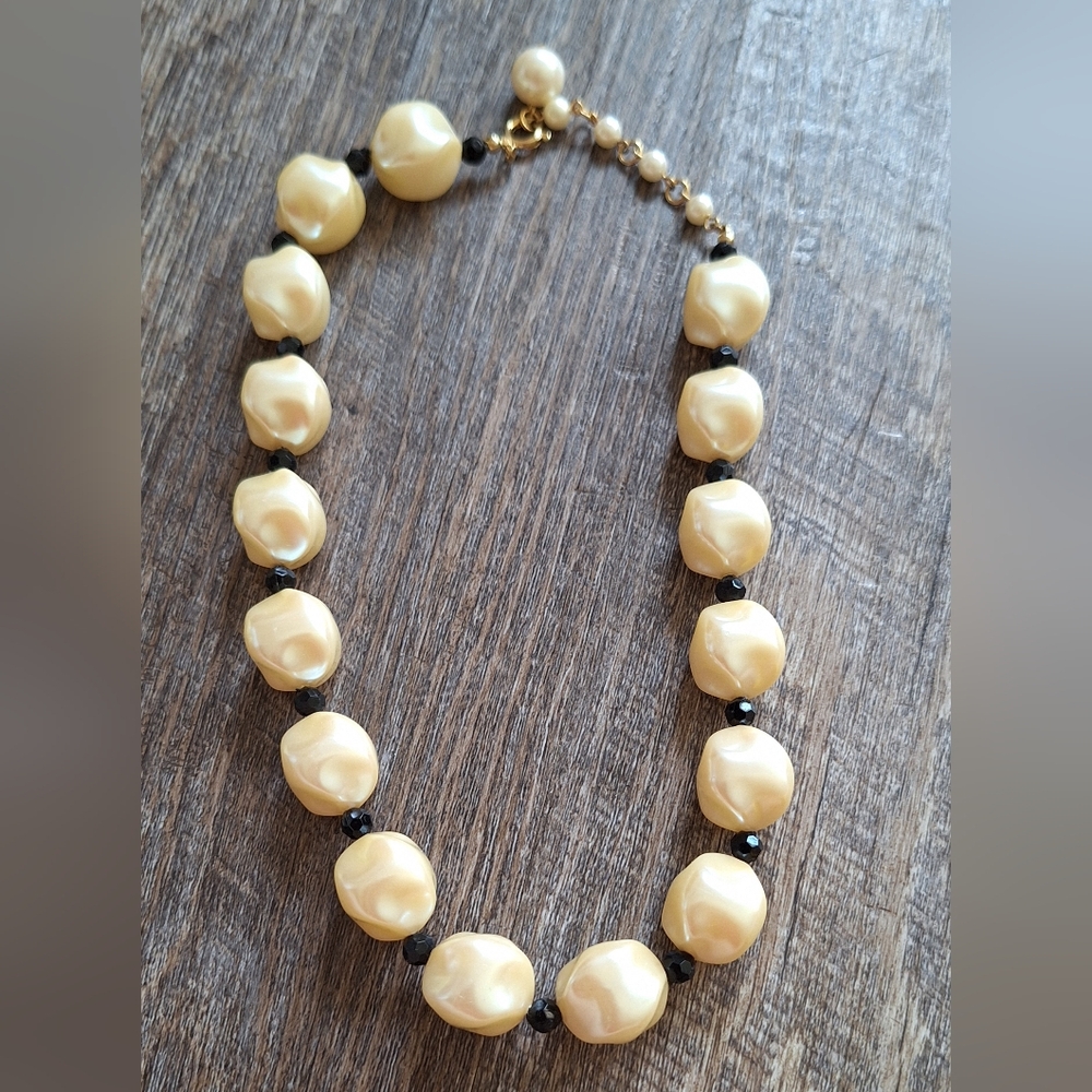 Elegant Cream and Black Beaded Necklace